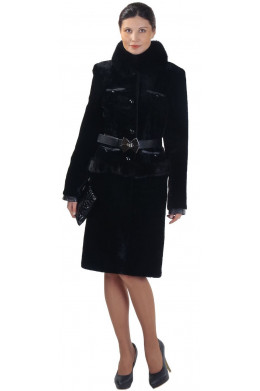 Укороченная куртка-шуба из мутона черного цвета